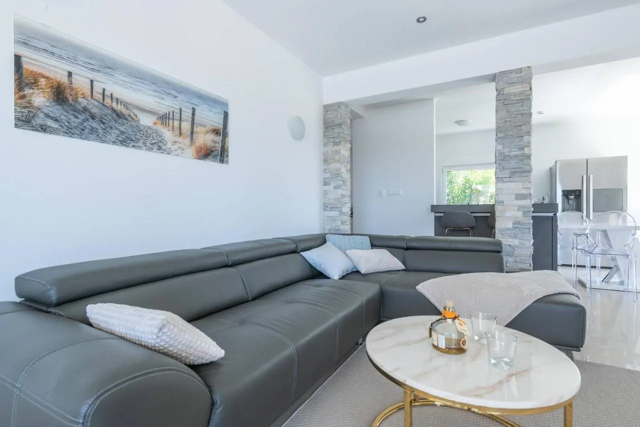 Villa Sunsea With Heated Pool Vodnjan