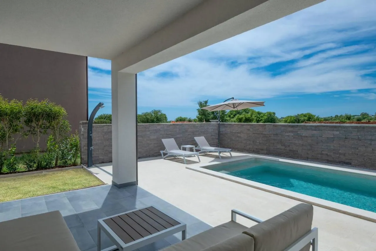 Villa Sunsea With Heated Pool Vodnjan Croatia