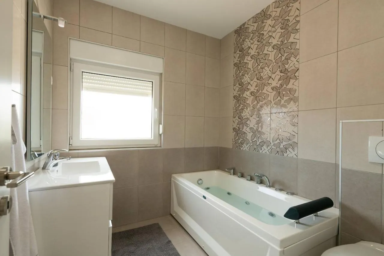 Villa Sunsea With Heated Pool Vodnjan 0*,