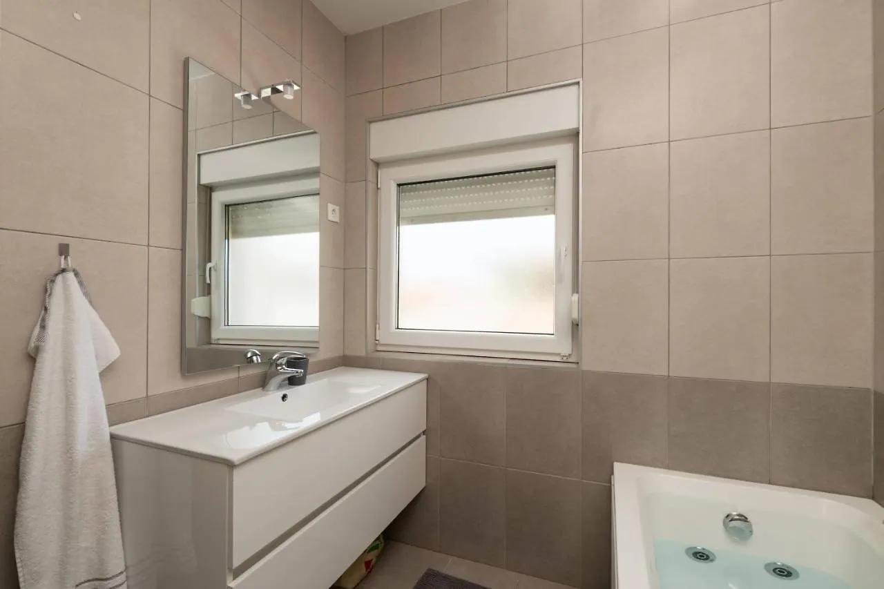 Villa Sunsea With Heated Pool Vodnjan