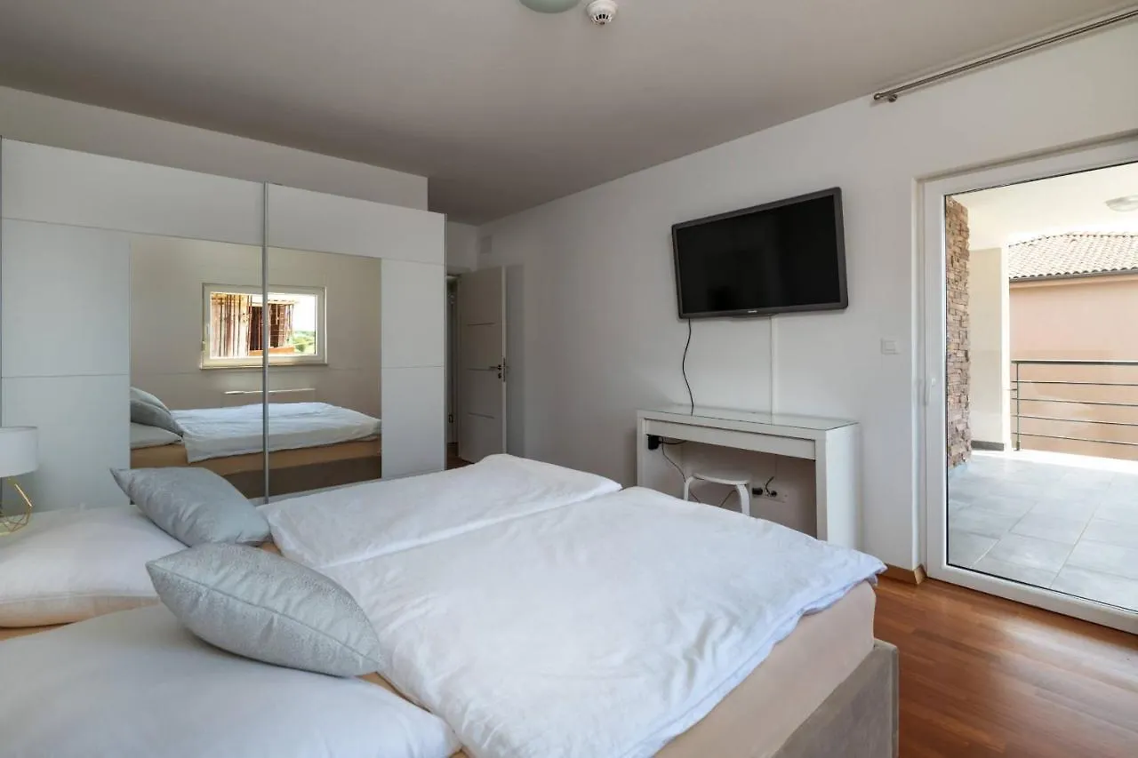 Villa Sunsea With Heated Pool Vodnjan