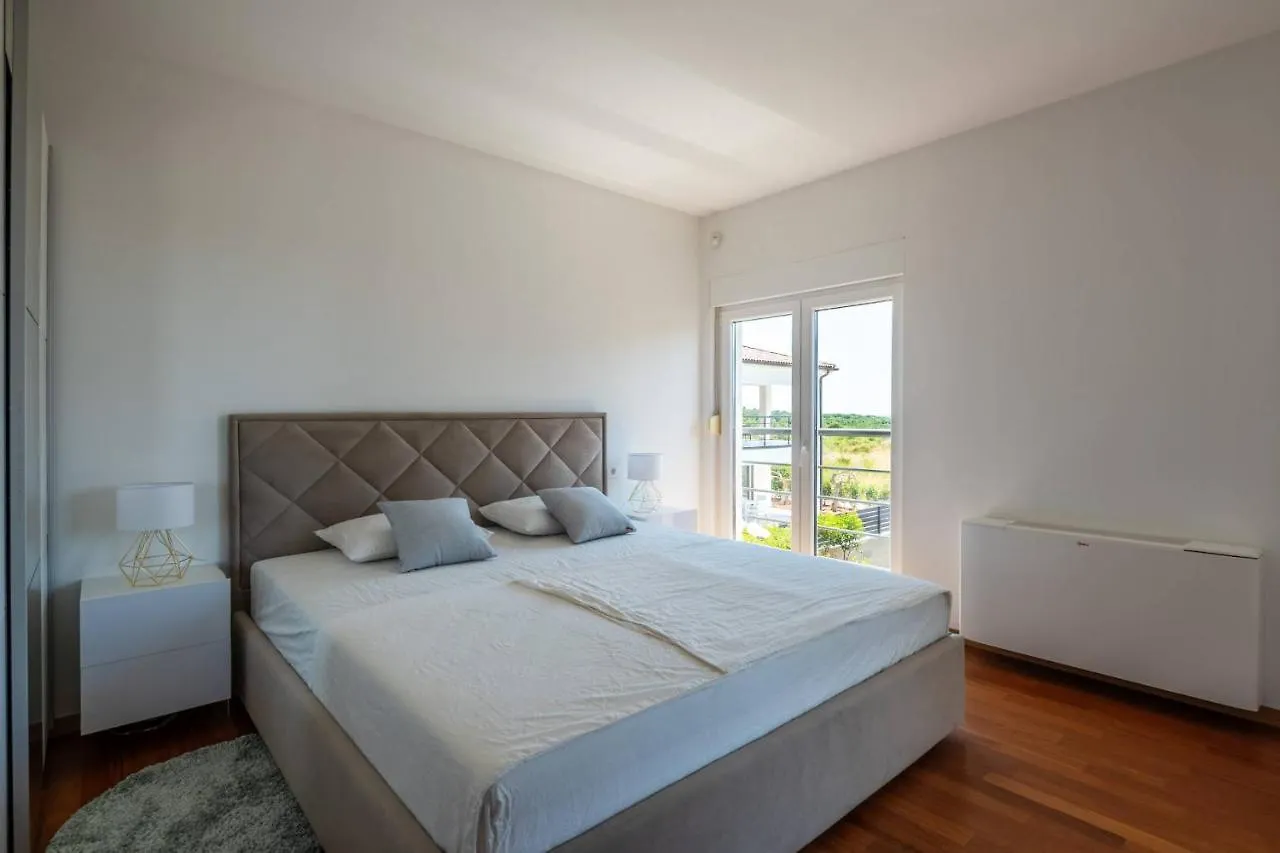 Villa Sunsea With Heated Pool Vodnjan