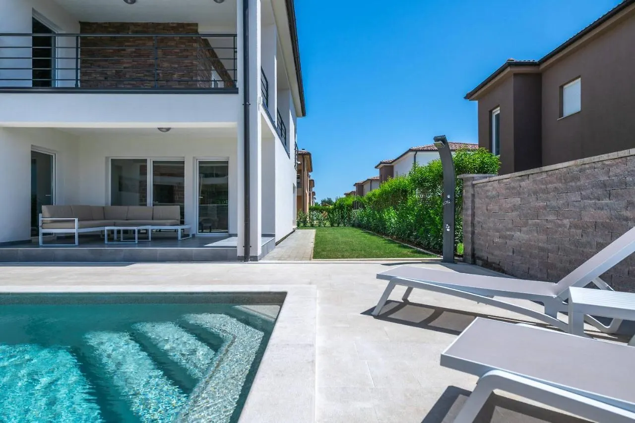 Villa Sunsea With Heated Pool Vodnjan 0*,