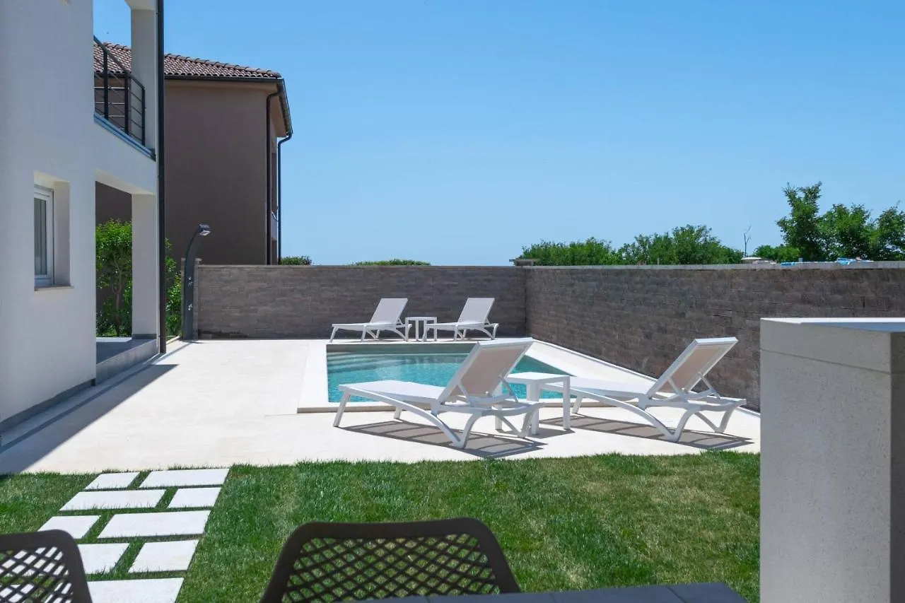 Villa Sunsea With Heated Pool Vodnjan