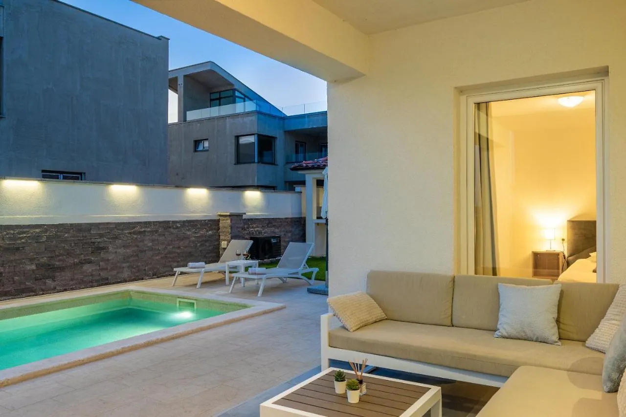 Villa Sunsea With Heated Pool Vodnjan